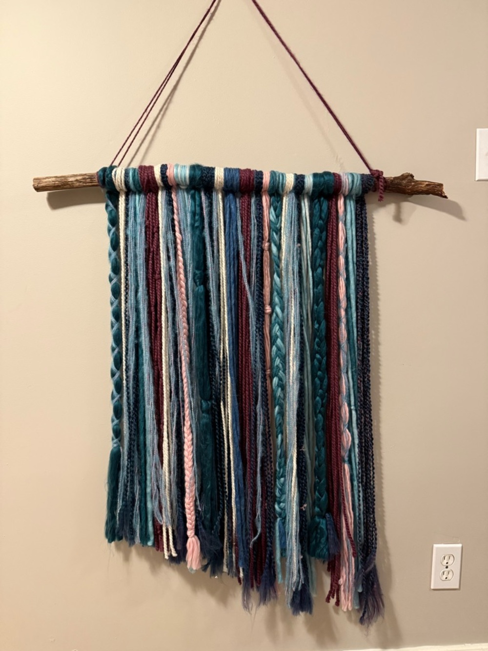 Yarn wall hanging